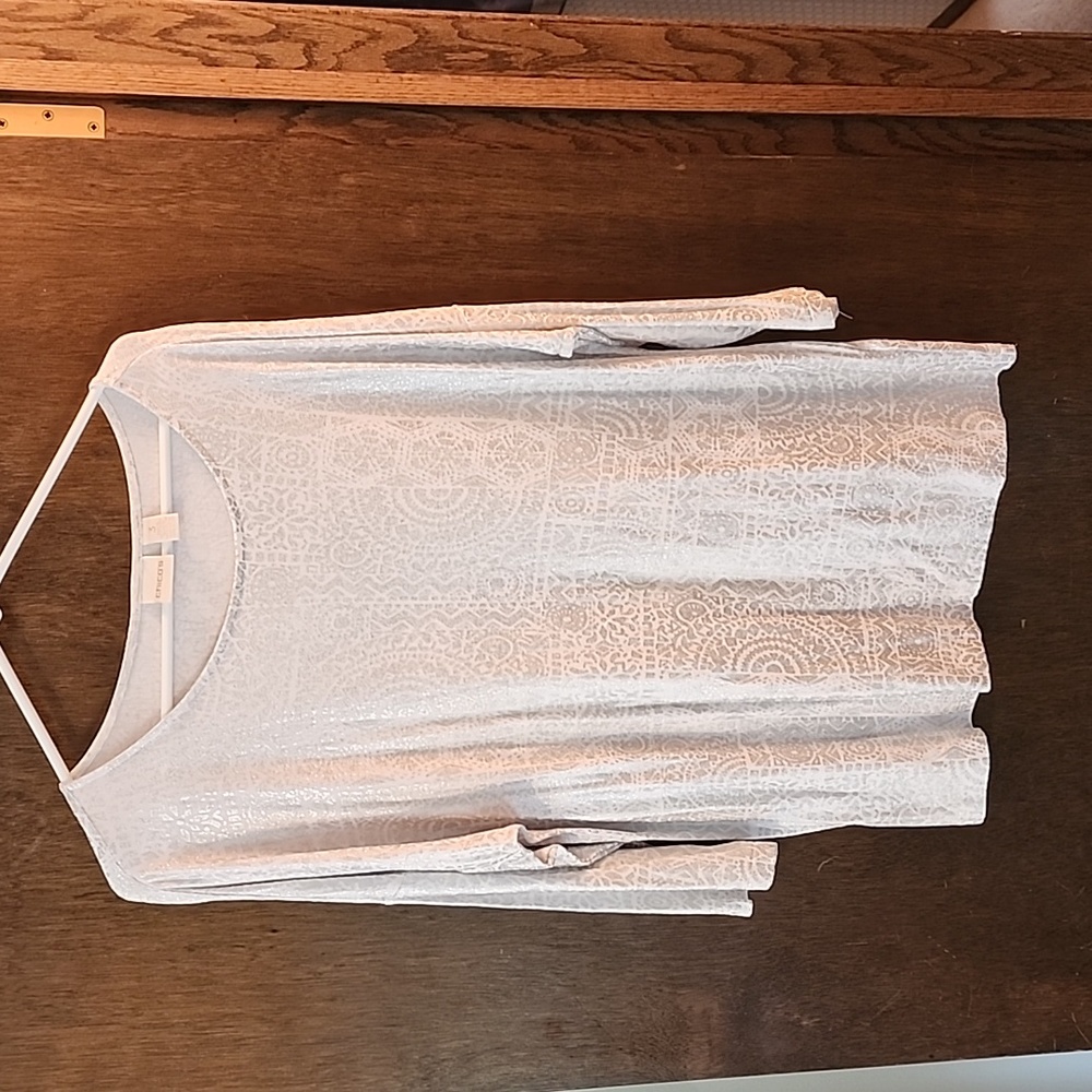 Chicos size 3 (XL) white & silver 3/4 sleeve tee, stretchy, EUC